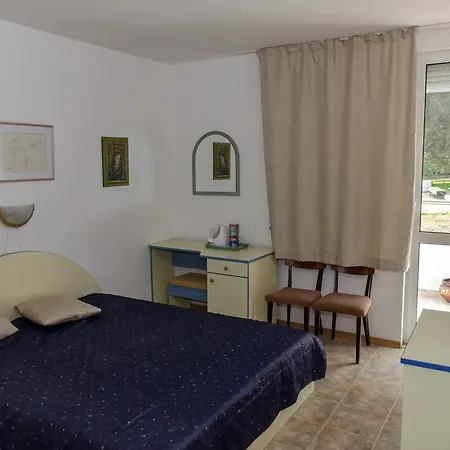 Mysozopol בית הארחה